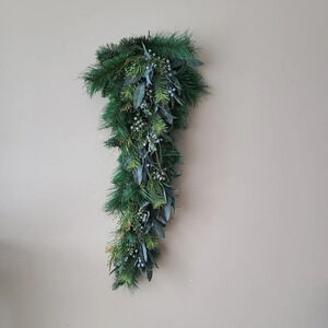 NWT Pasquesi deep green Woods with teardrop